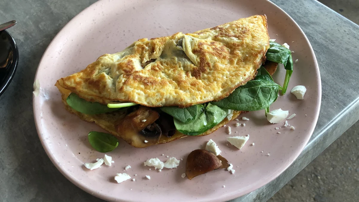 Chorizo Omelette, Cream & Co