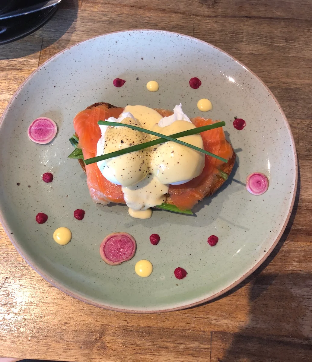 Eggs Benedict, Cream & Co