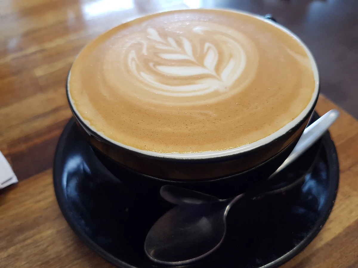 Large Latte, Cream & Co