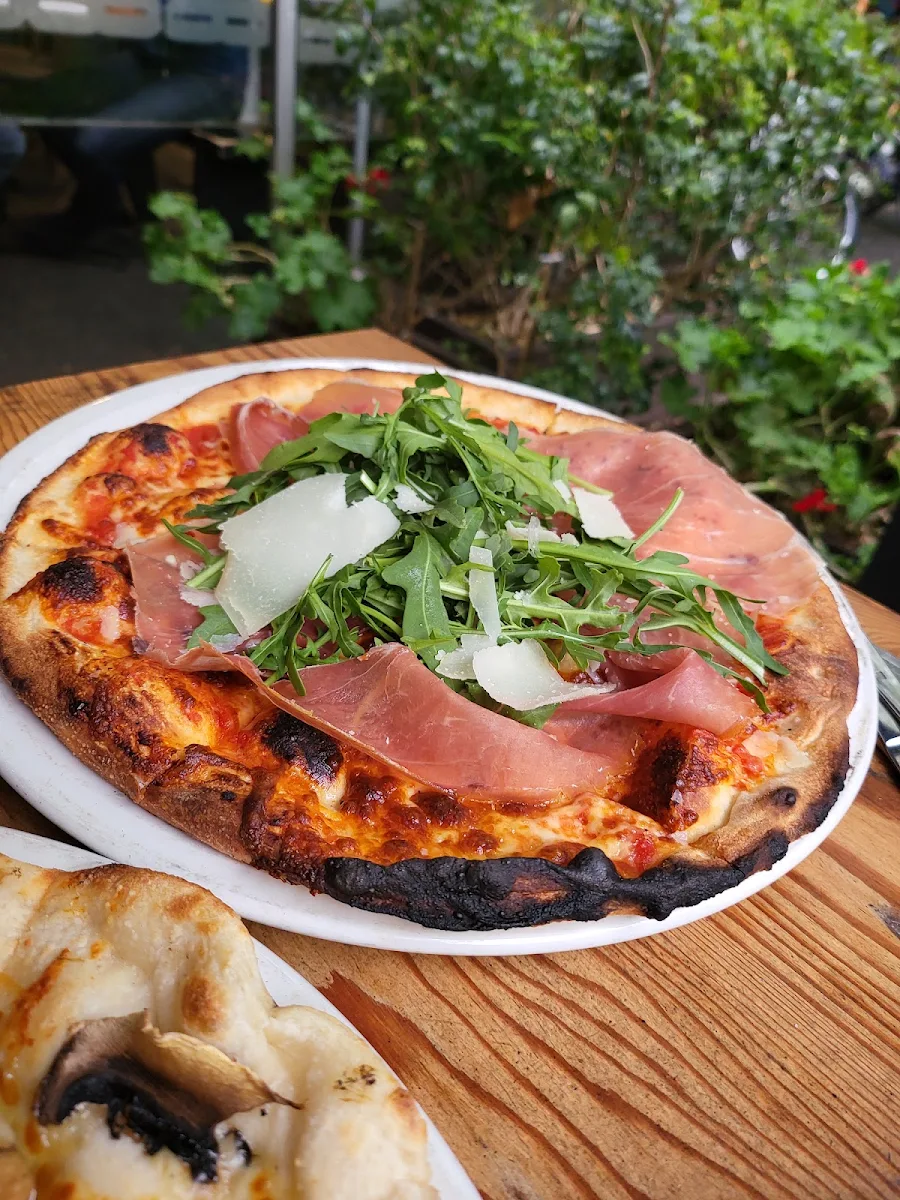 Prosciutto Pizza