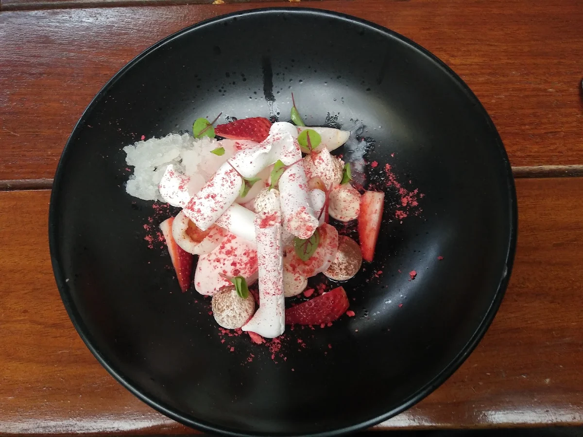 Eaton Mess, British Hotel