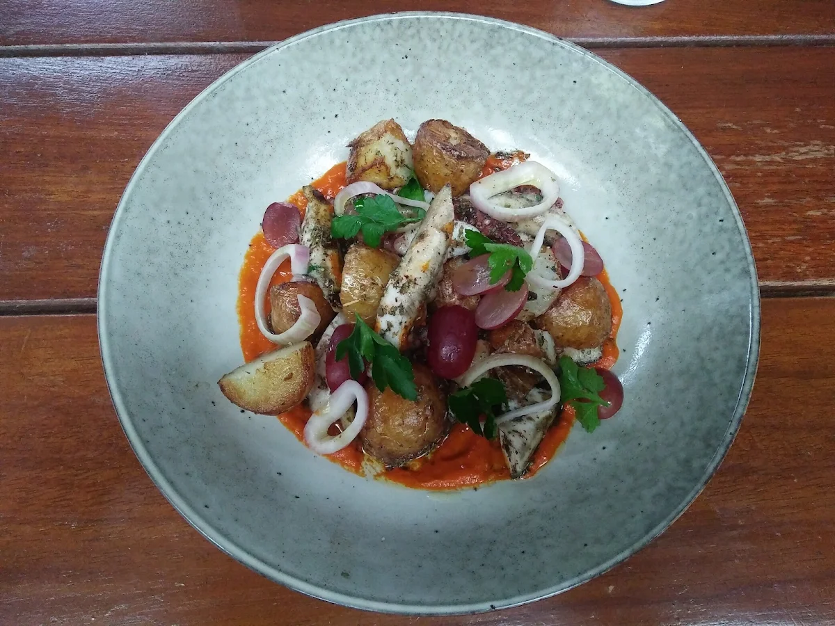 Octopus, British Hotel