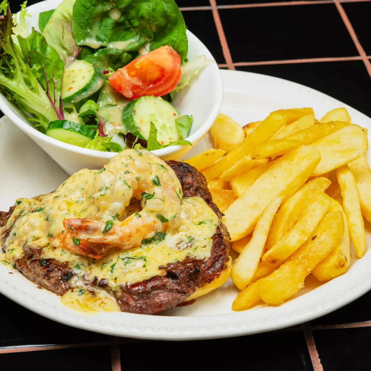 Highlights, Mortdale Hotel