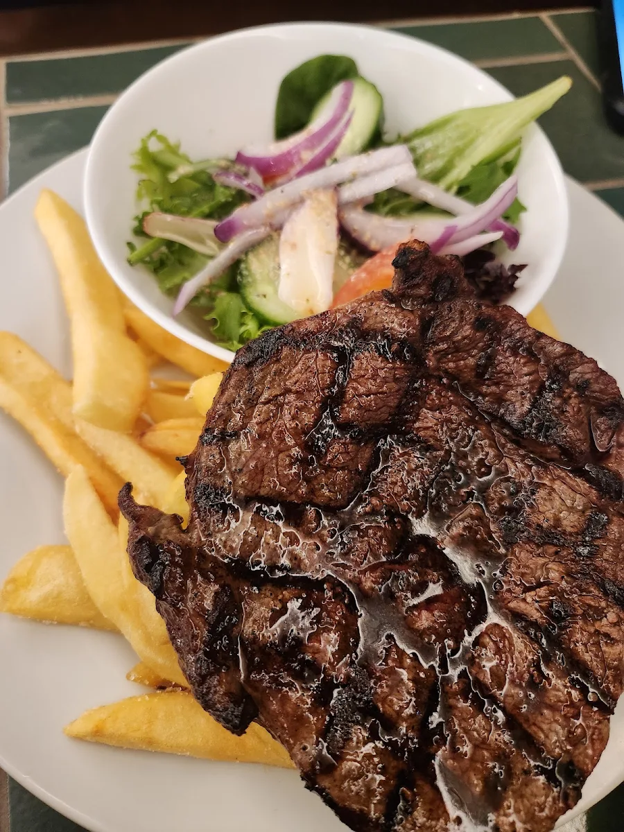 Steak Chips Salad, Mortdale Hotel