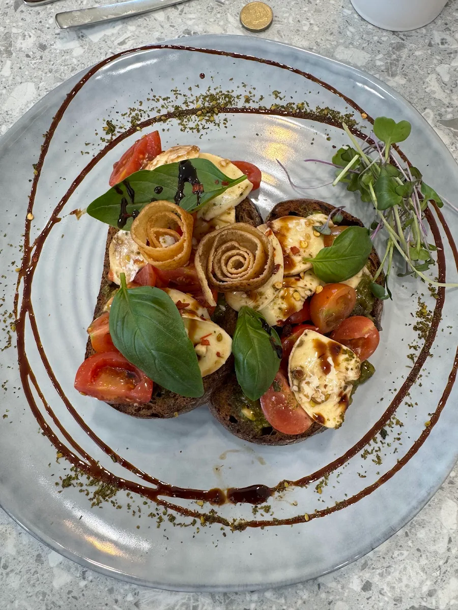 Highlights, Le Bon Coffee House & Bar