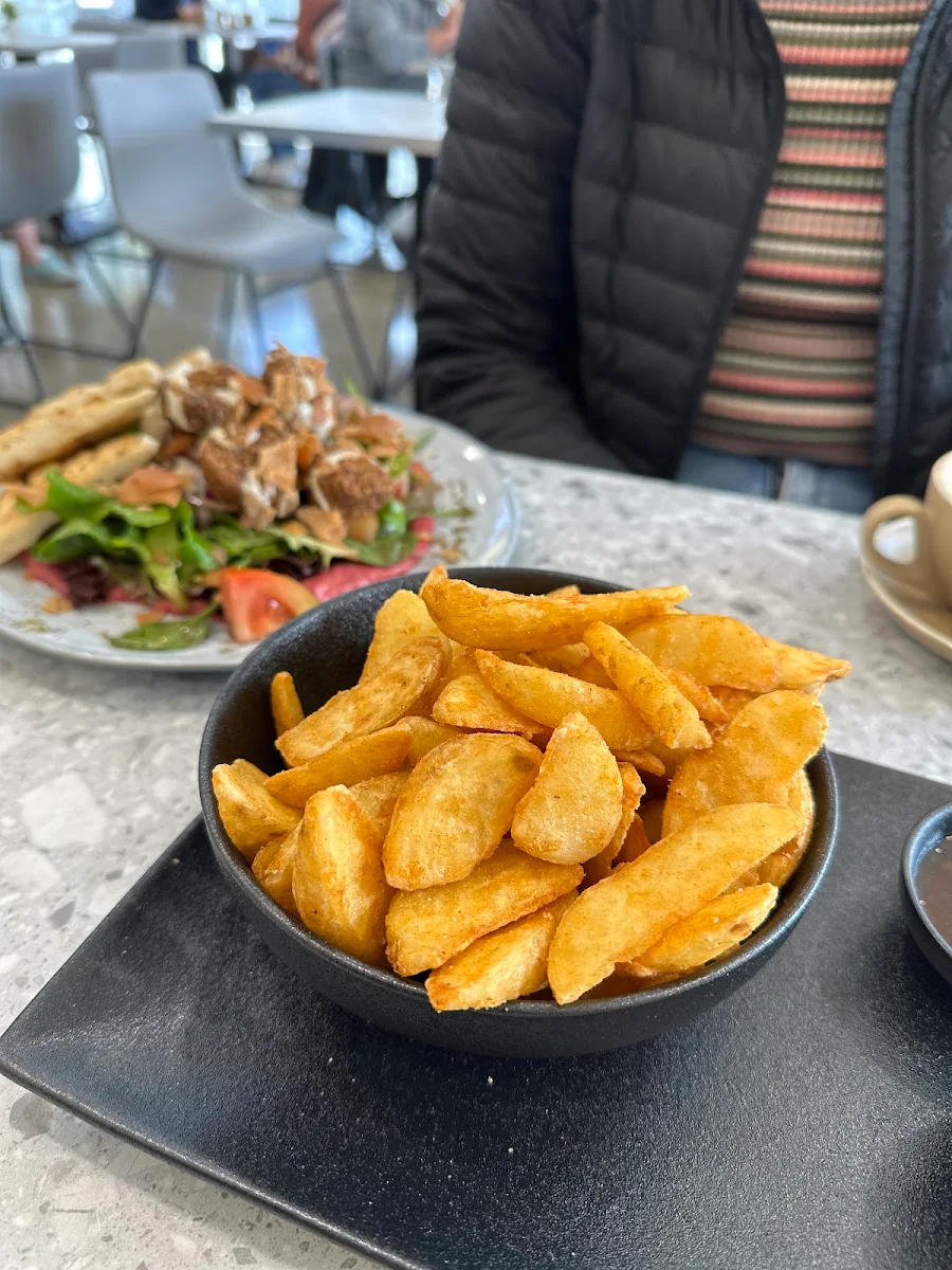 Highlights, Le Bon Coffee House & Bar