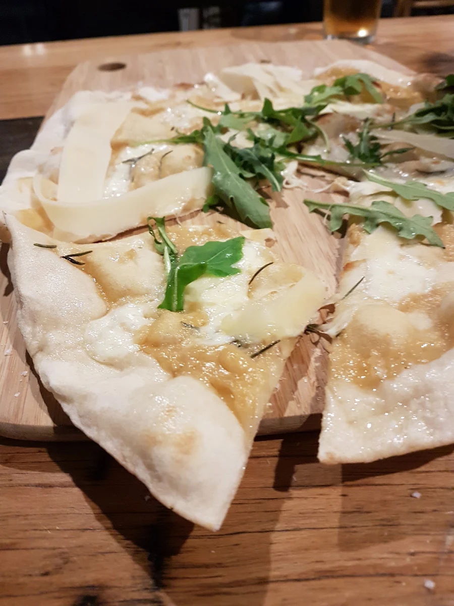 Garlic Pizza, Lake Tyers Beach Tavern