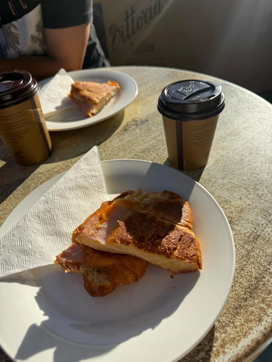 Highlights, Livvi's Cafe