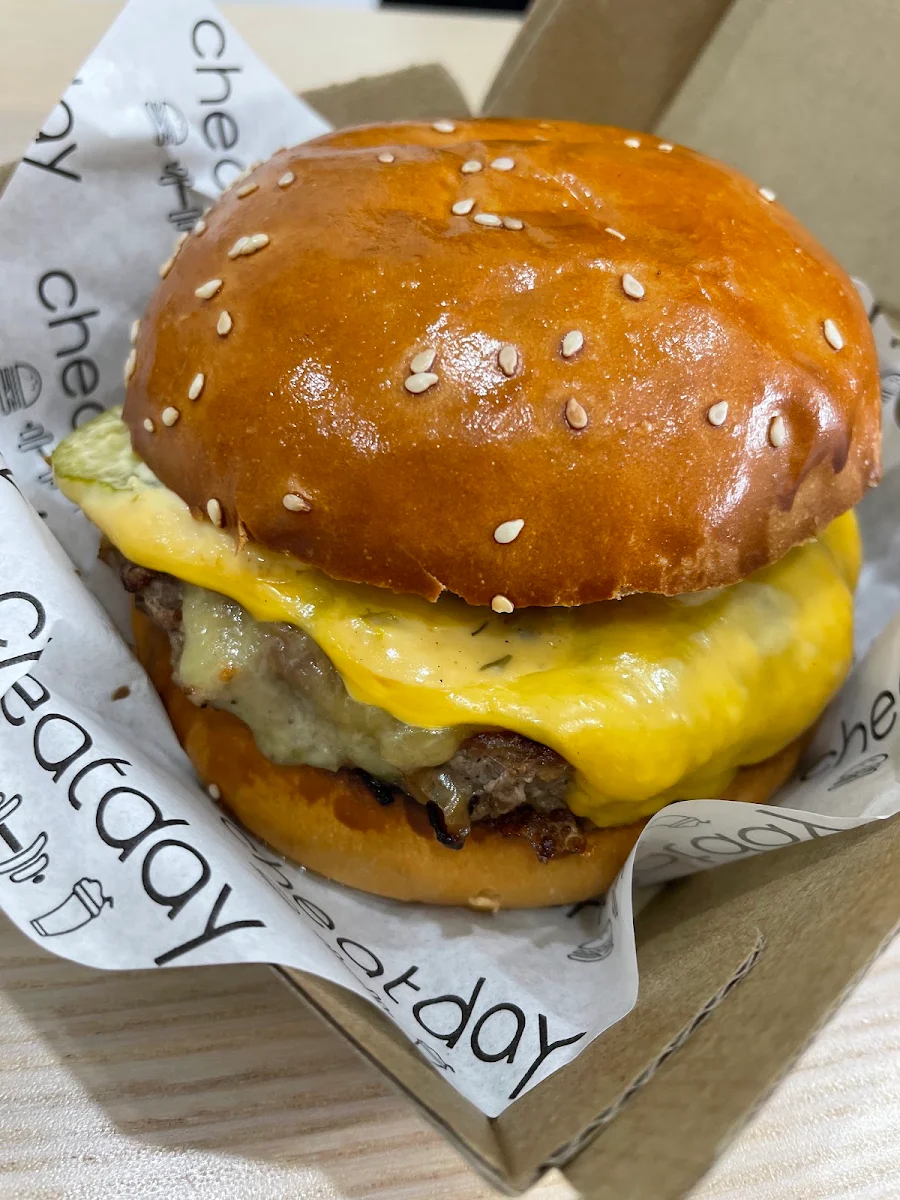 Cheeseburger, Flex and Fuel Cafe