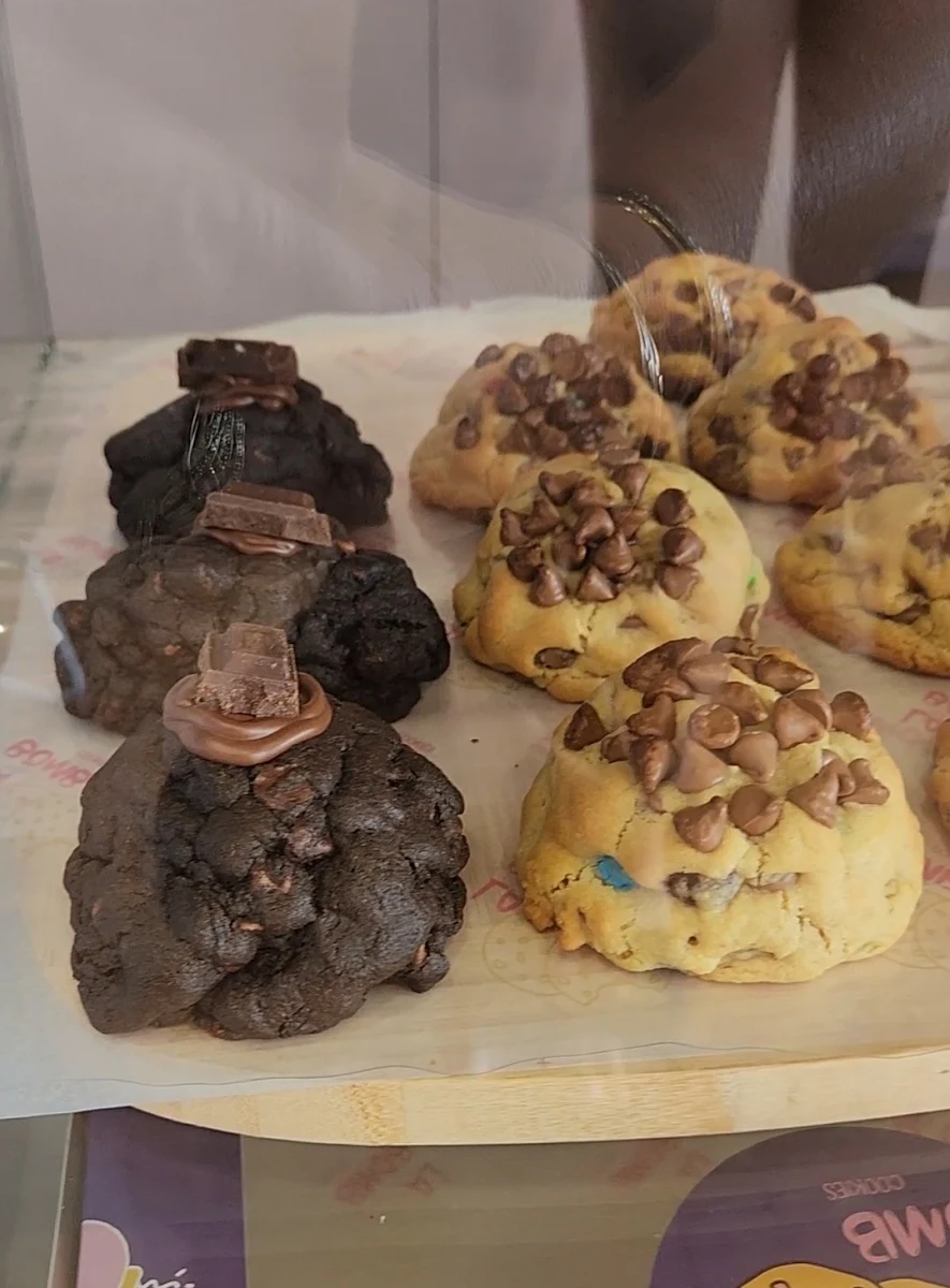 Highlights, La Bomb Cookies & Gelato