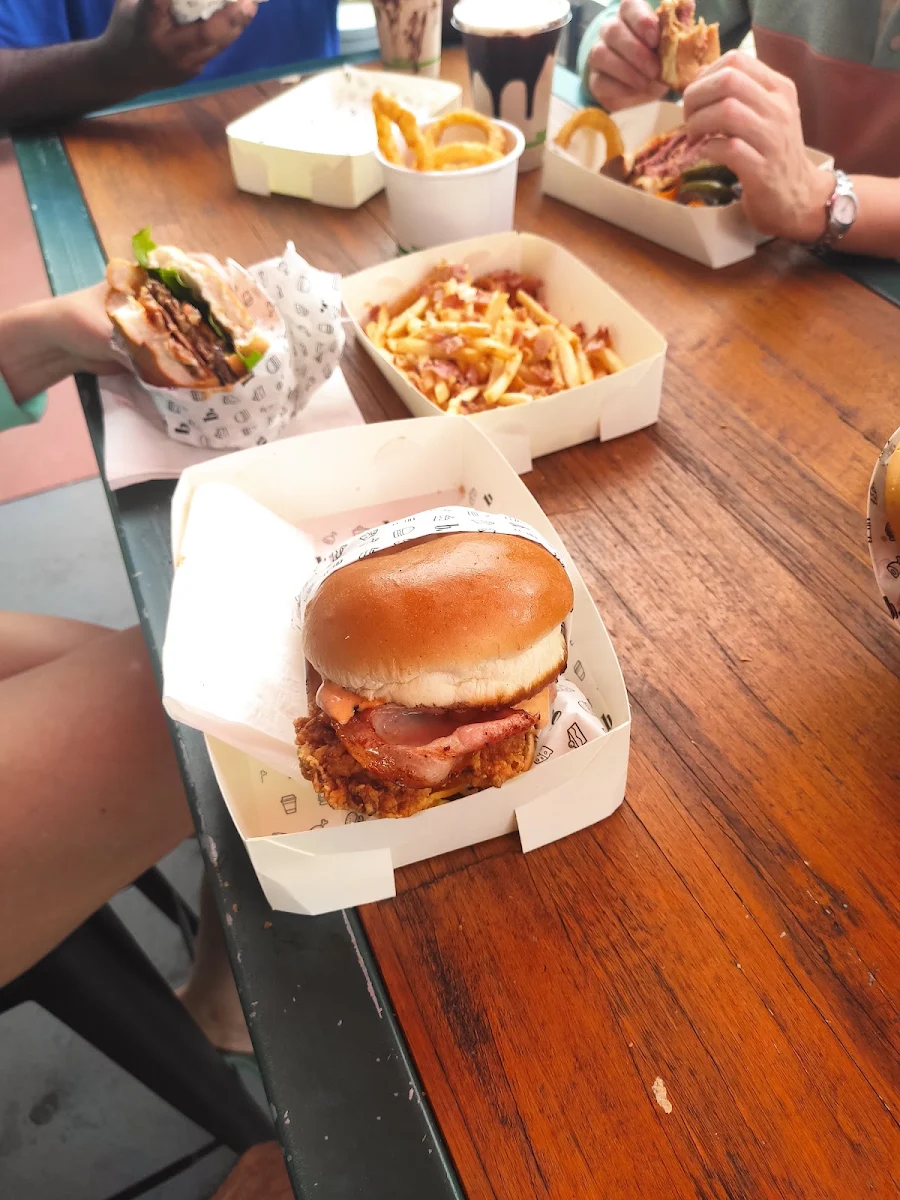 Highlights, Bowen's Burgers