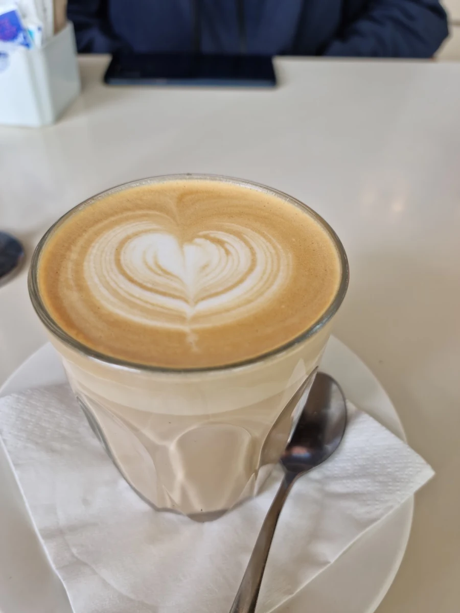 Cafe Latte, Venue Café & Bar