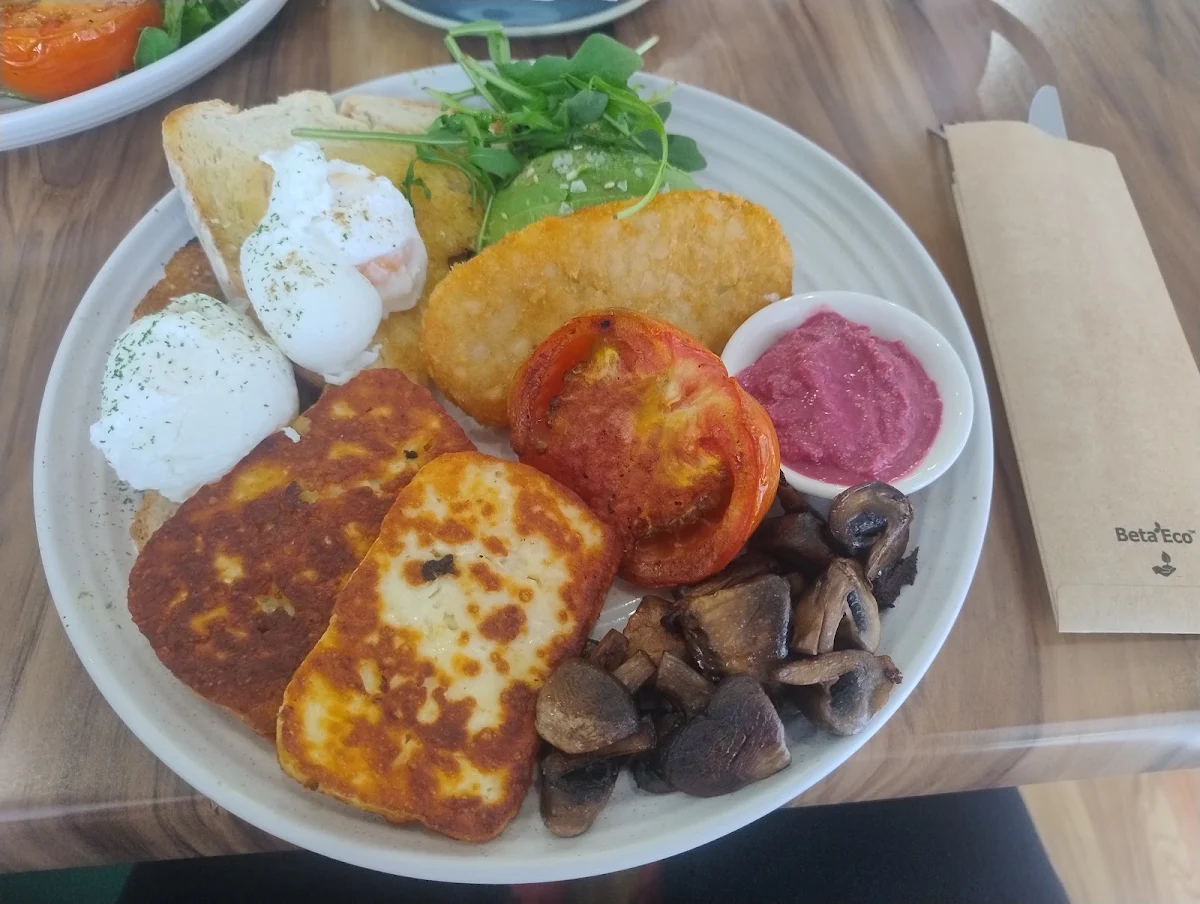 Highlights, Celeste Cafe Lounge