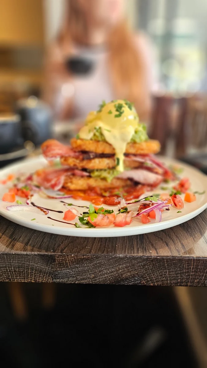 Rocksalt Benny, Rocksalt Cafe & Restaurant