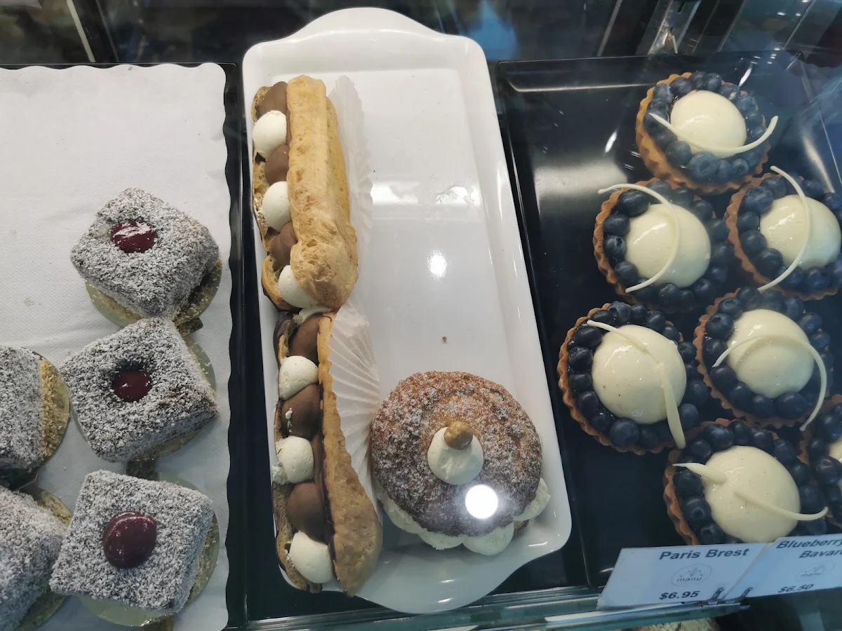 Eclairs, Manubread