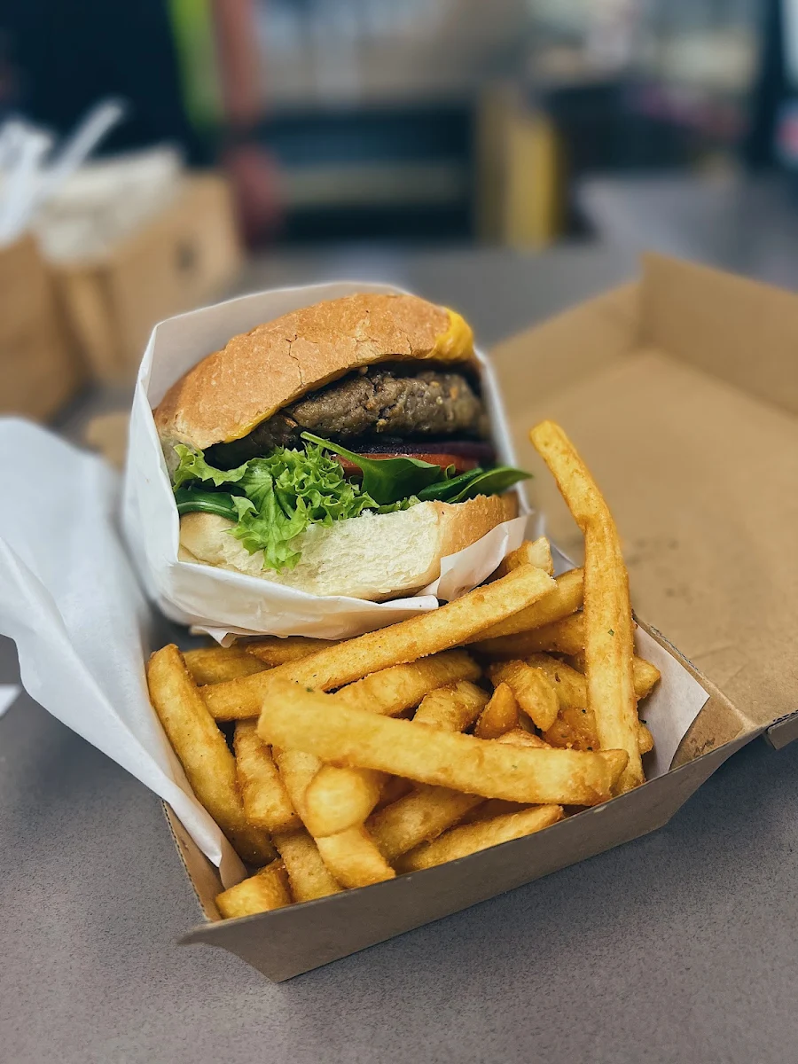 Beni Burger Wrap, Industri Cafè