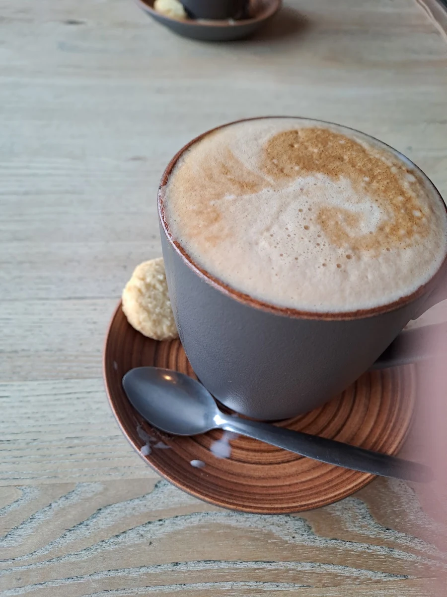 Flat White, Cuccina Cafe Restaurant