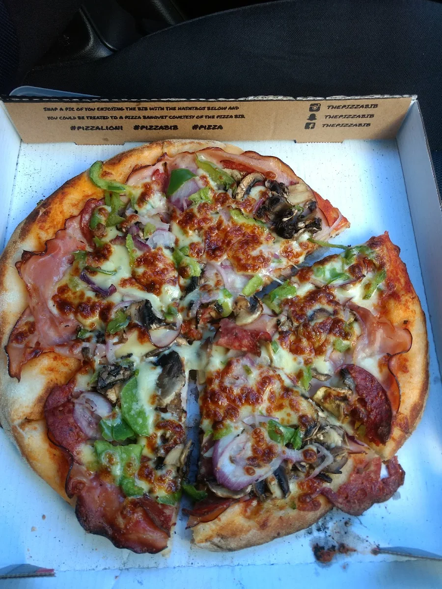 Lionie Medium Pizza