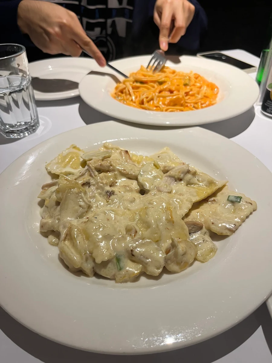 Spinach & Ricotta Ravioli Basilico