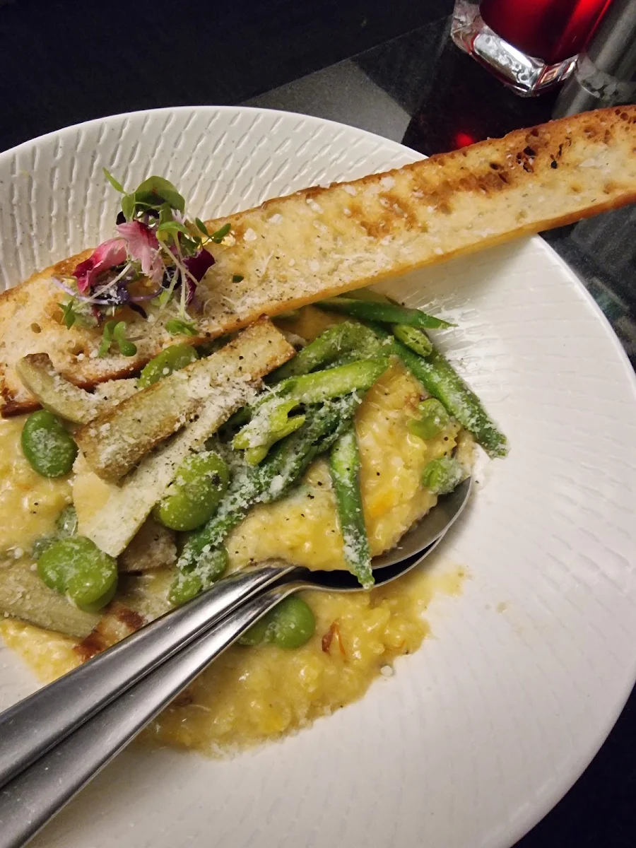 Saffron Risotto, Amici