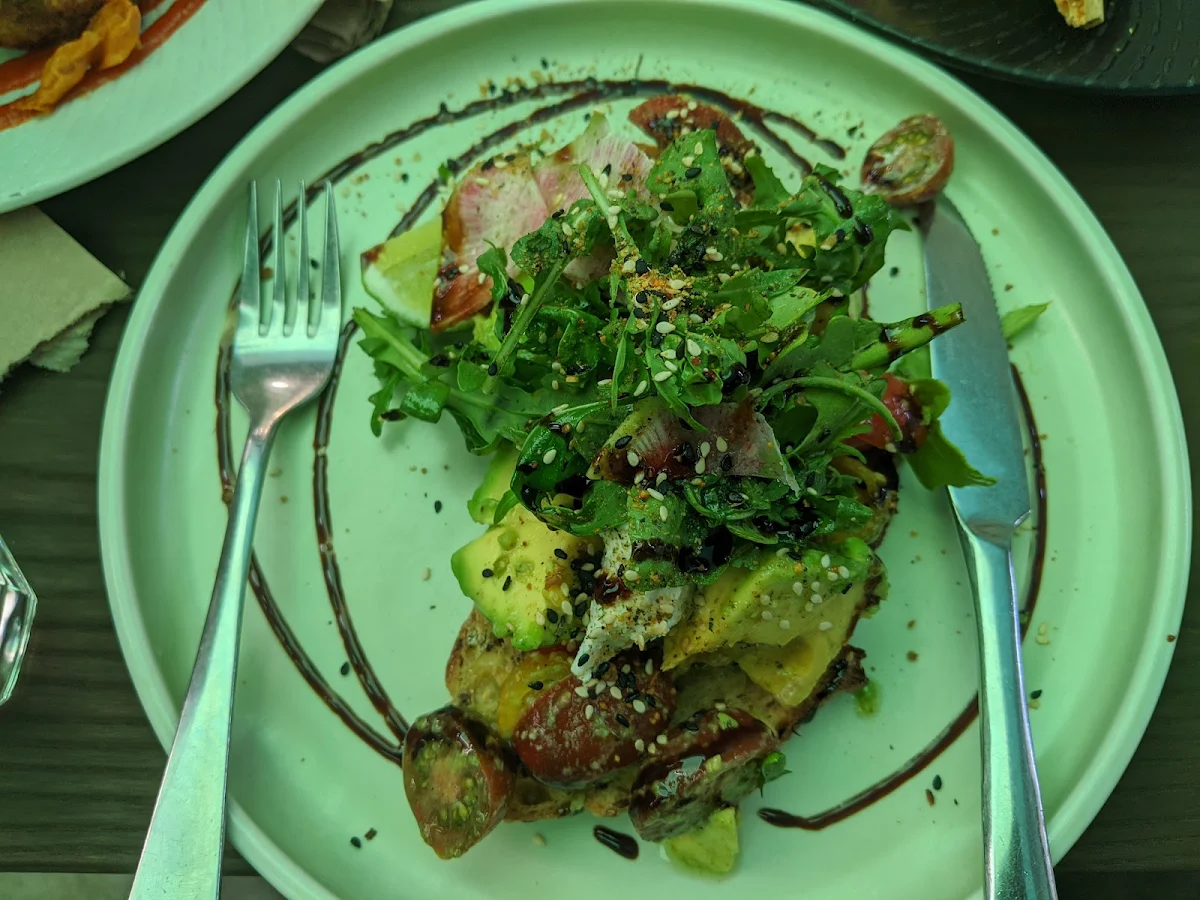 Smashed Avocado, Faraday's Cage