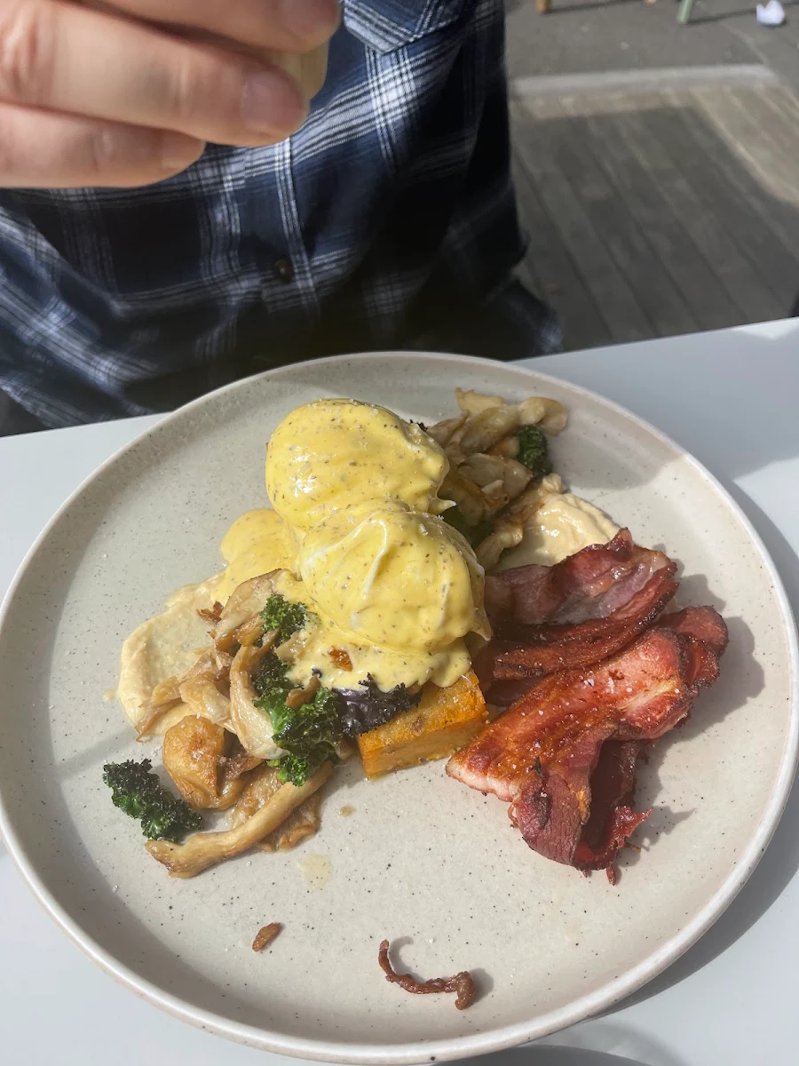 Eggs Benedict, Code Black Coffee South Melbourne
