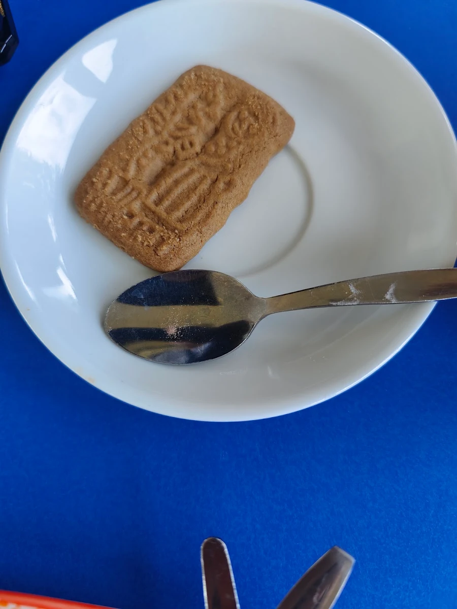Biscuit, Largs Bay Kiosk