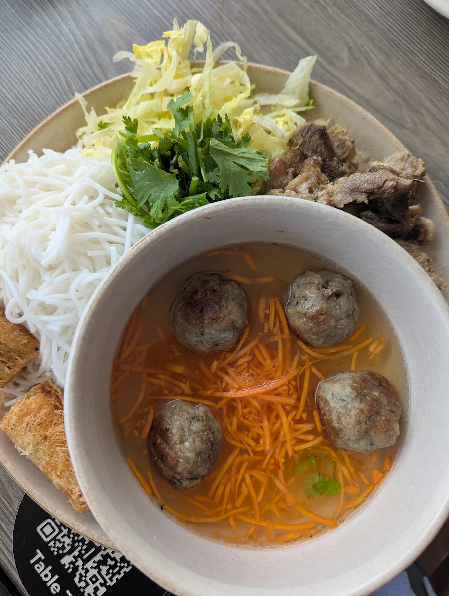 Bun Cha, Cisne