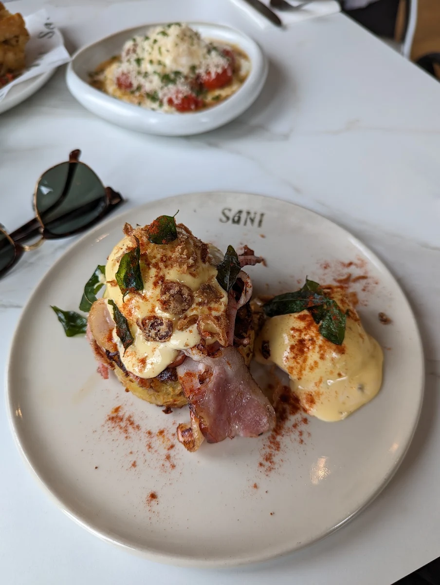 Eggs Benedict
