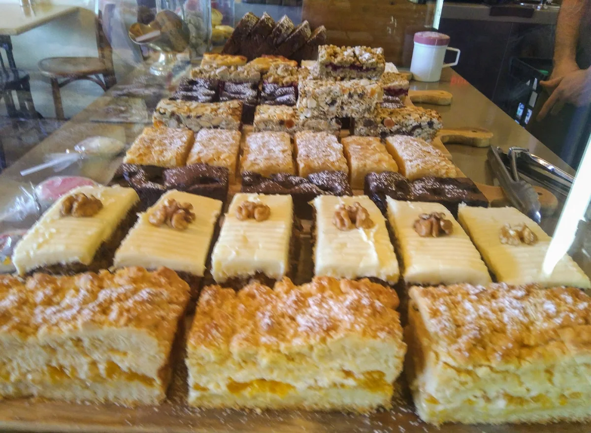 Cakes, Mr Burch