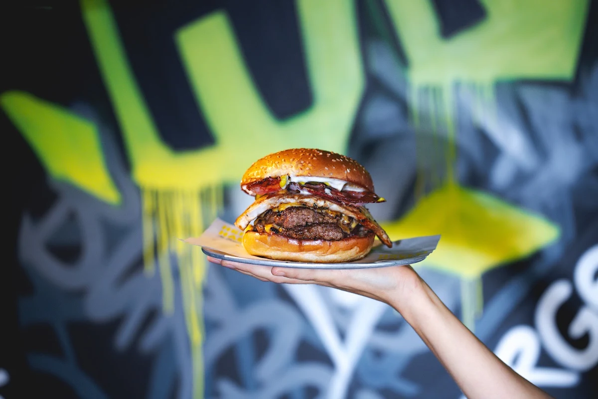 Highlights, Hello Harry The Burger Joint (Park Ridge)