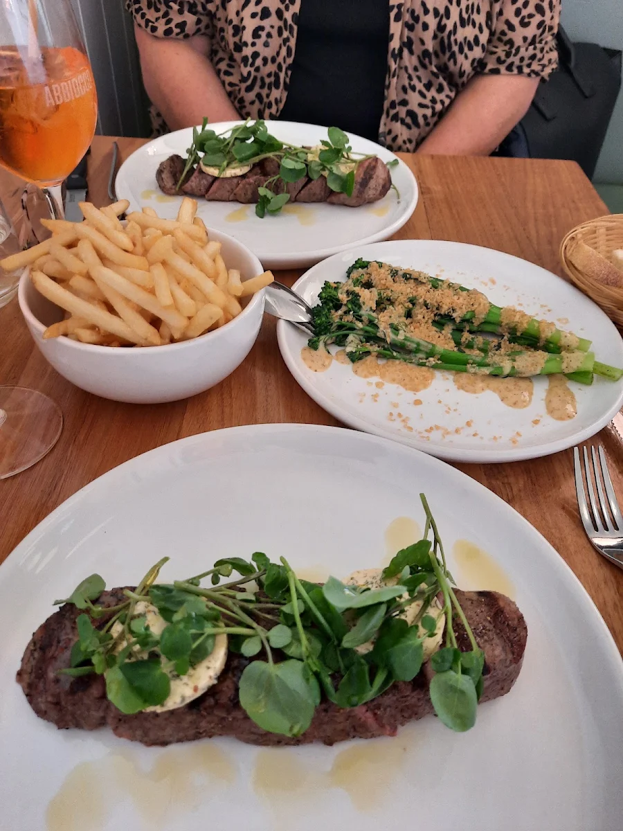 Steak, Abbiocco Pasta & Wine