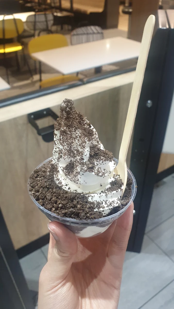 Soft Serve in a Lid with Oreo Topping