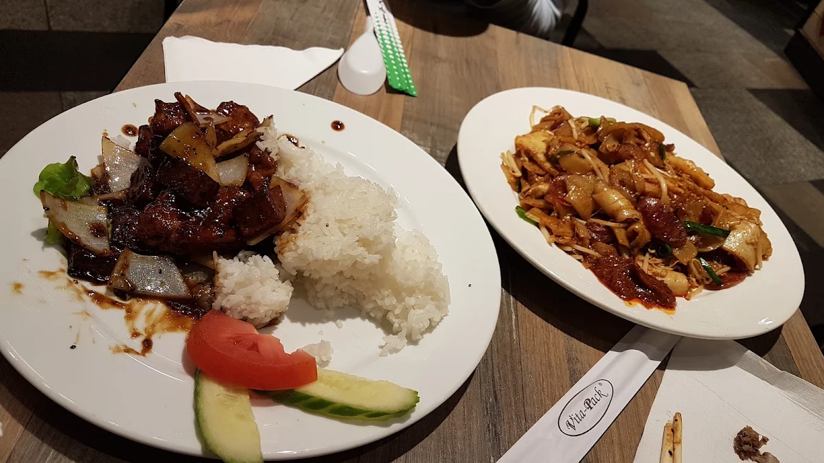 Pepper Chicken Char Keow Tow