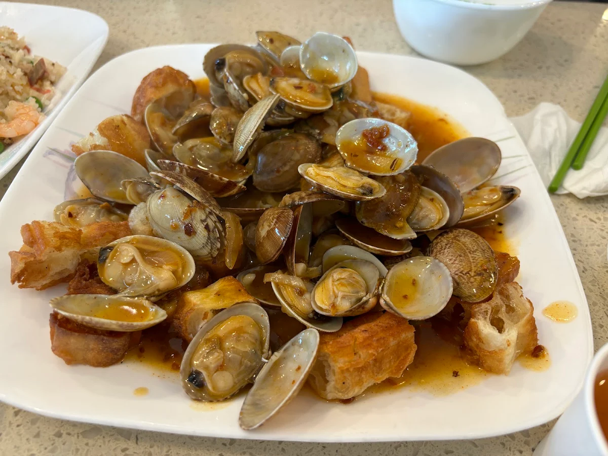 Nghêu Xào XO Quẩy Stir Fried Pippies XO Chinese Donut