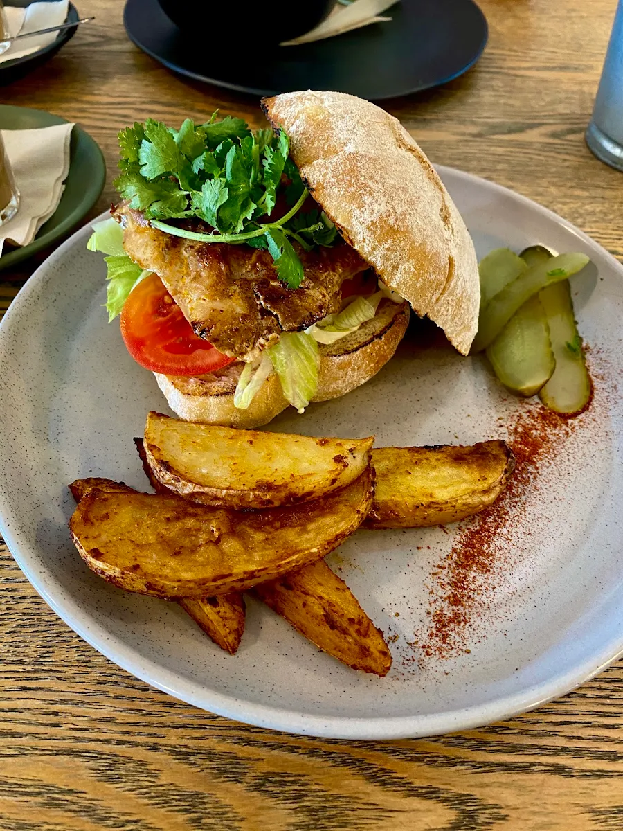 Chicken Burger, The Organik - Cafe - Store - Living