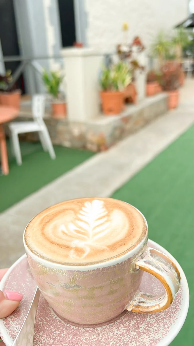 Highlights, The Coffee House