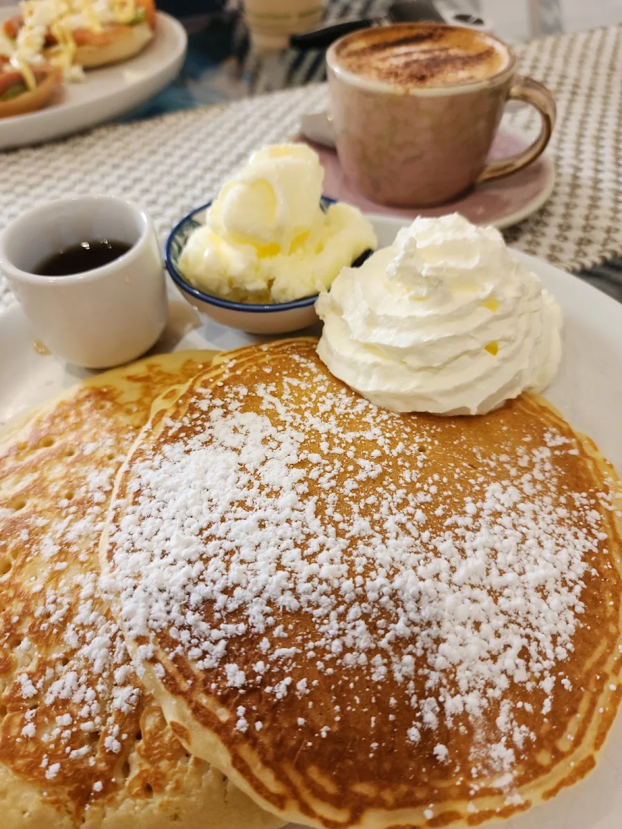 Highlights, The Coffee House