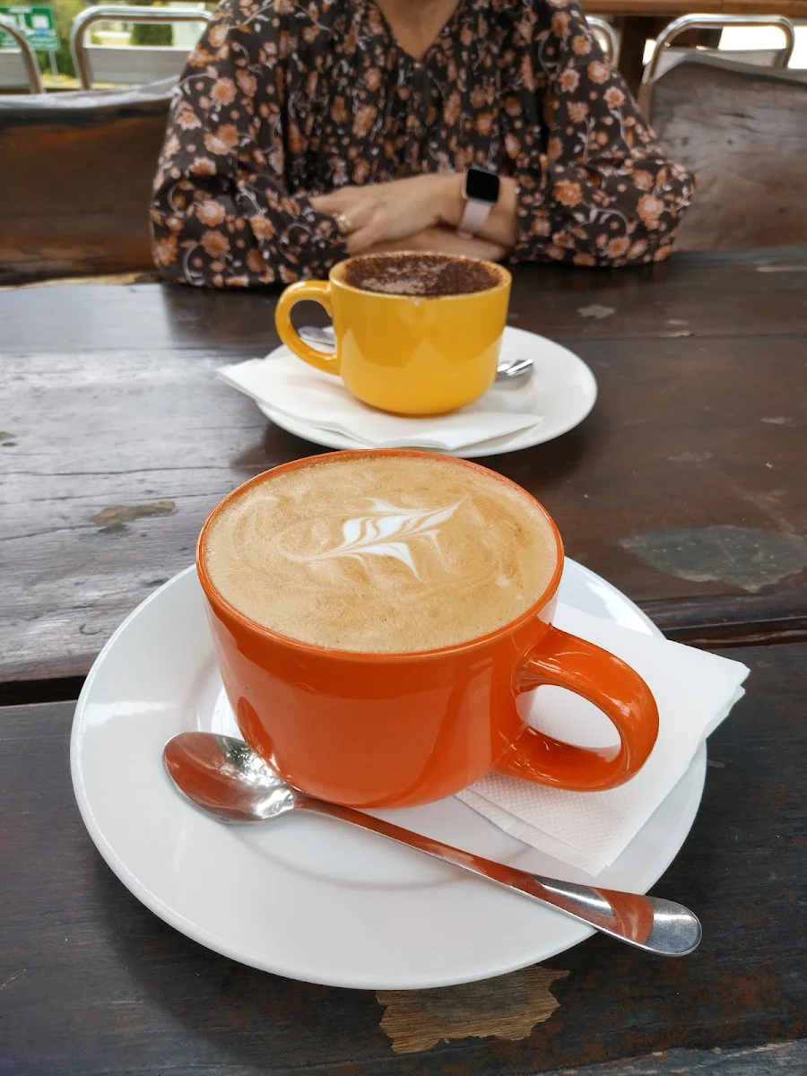 Flat White, Flavours Cafe