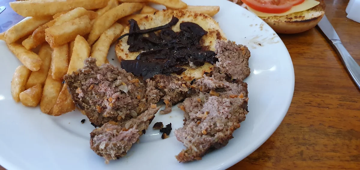 Hamburger, Flavours Cafe