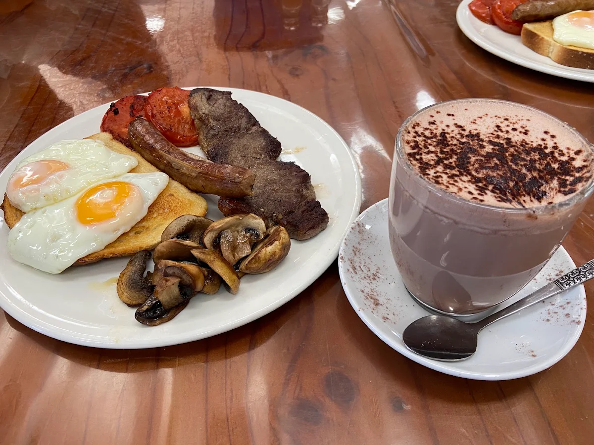 Highlights, Marciano's Cafe