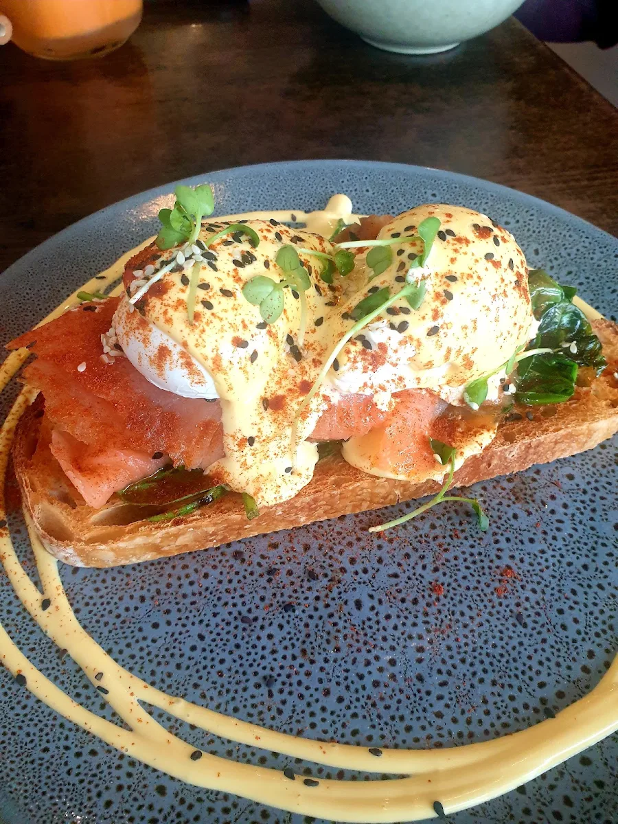 Eggs Benedict with Smoked Salmon