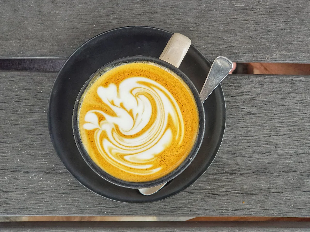 Flat White, Famished on Frasers