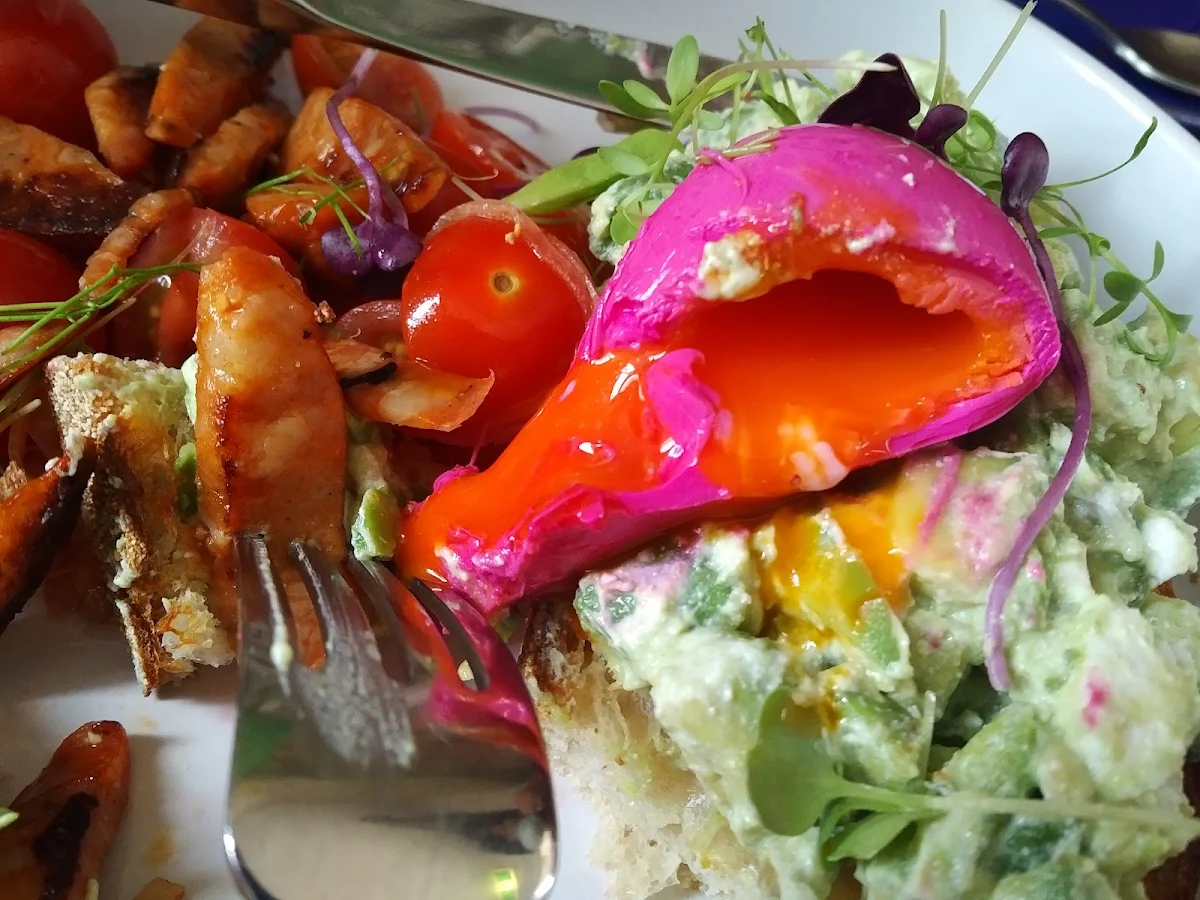 Smashed Avocado, Famished on Frasers