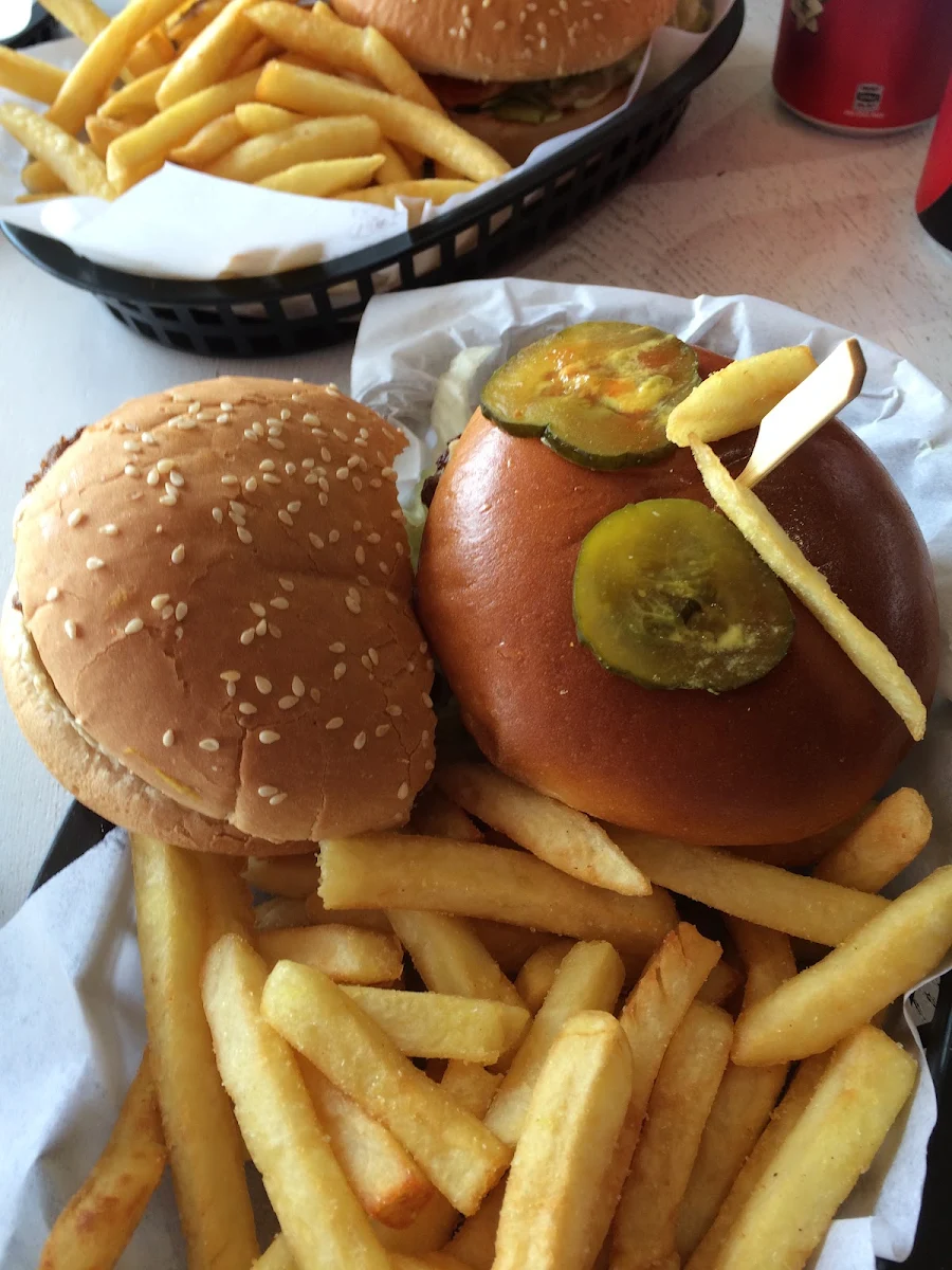 Highlights, Burgers On Broadway Ermington