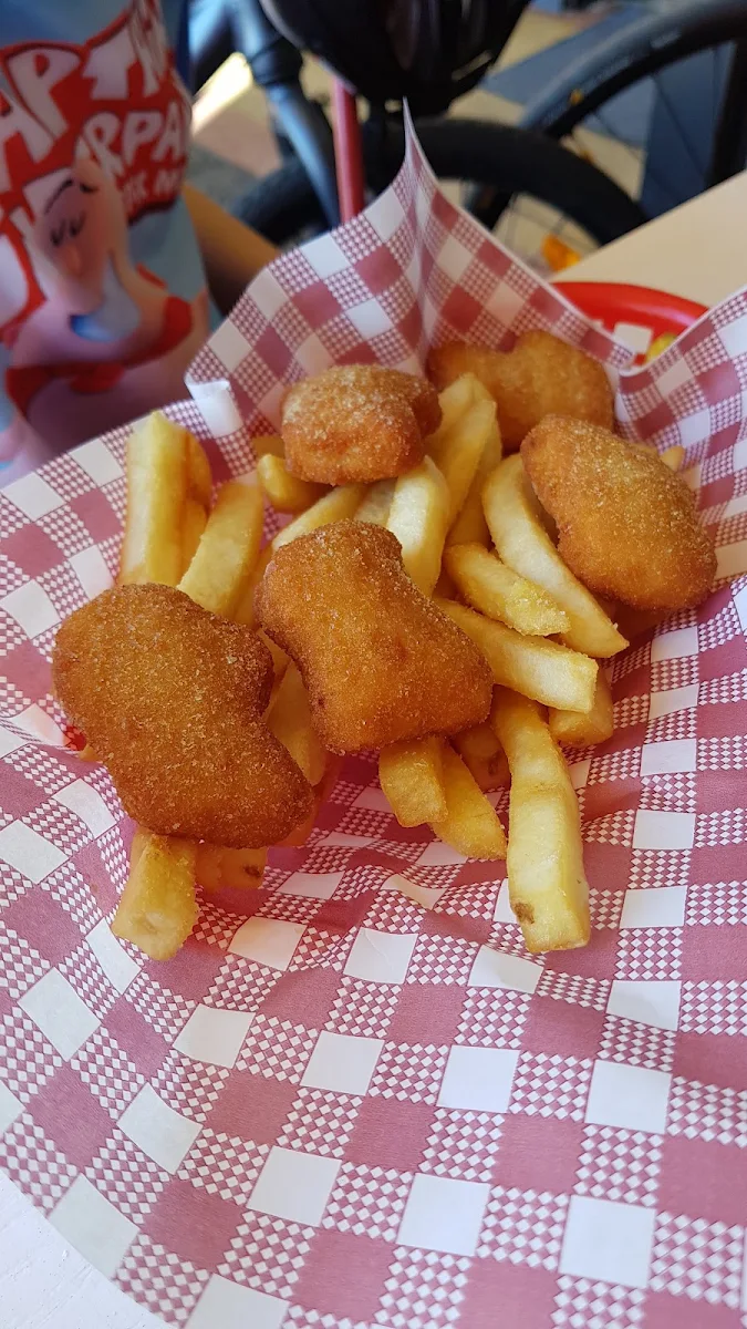 Nuggets and Chips, Burgers On Broadway Ermington