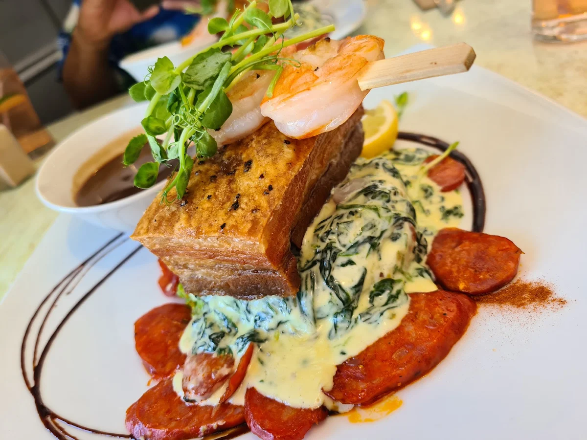 Highlights, The Heights Bar & Bistro