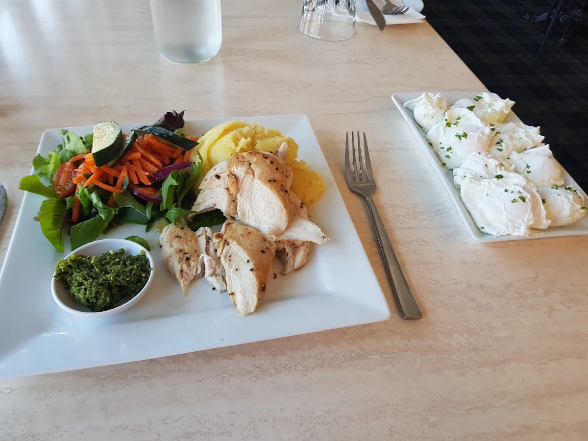 Highlights, The Heights Bar & Bistro