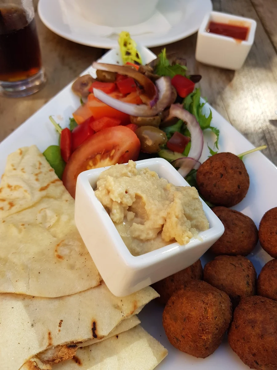 Felafel, beach162 Restaurant, Cafe, Bar