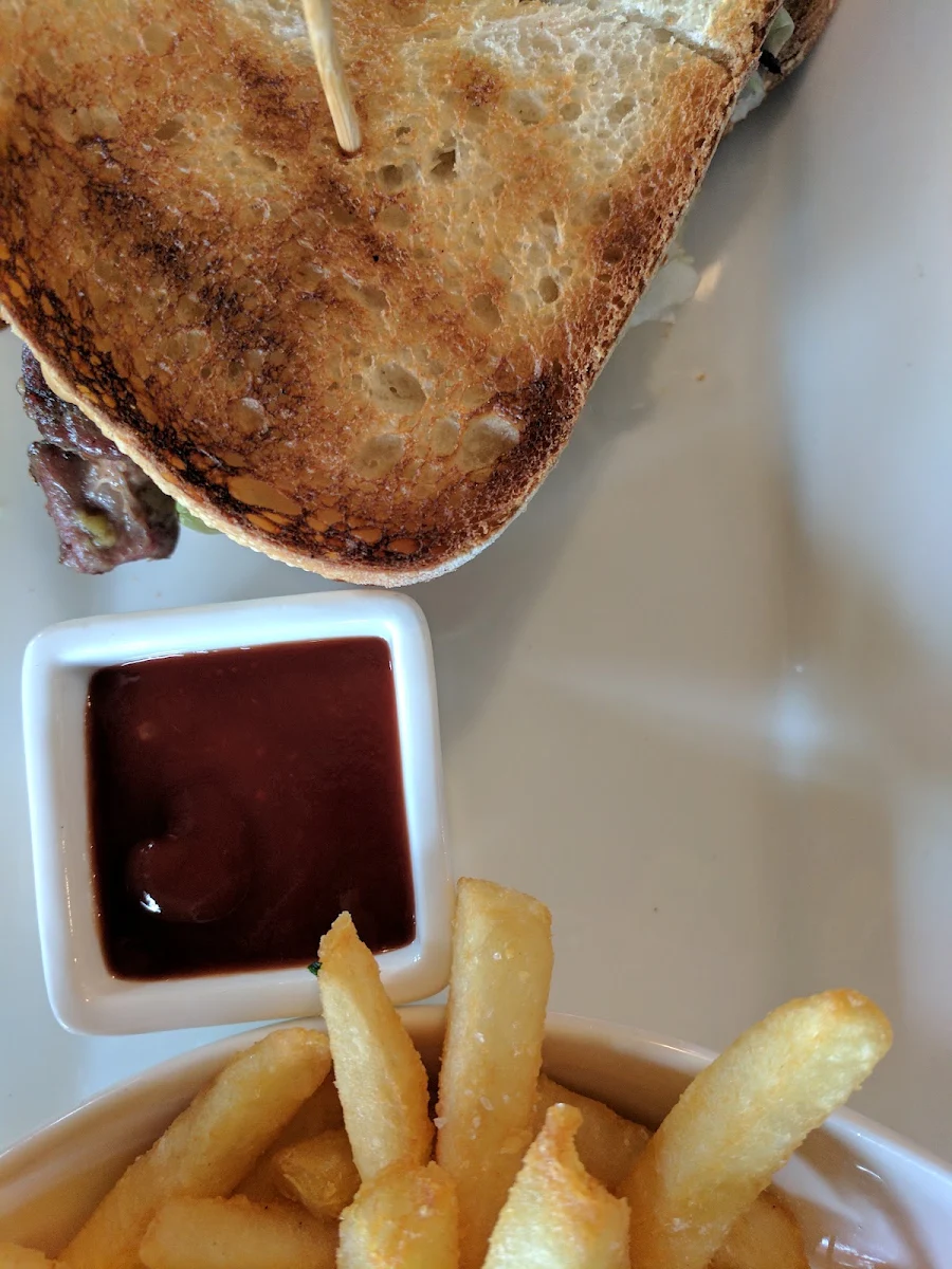 Toast, beach162 Restaurant, Cafe, Bar